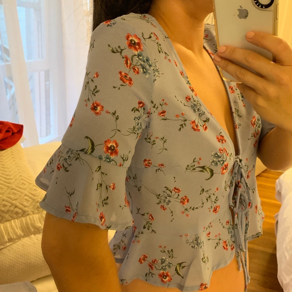 Isalis Laurel Floral Top - NWT - L